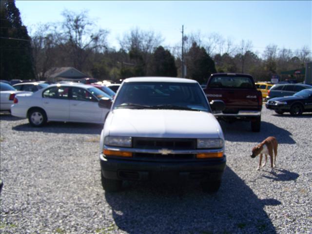 Chevrolet S10 2001 photo 2