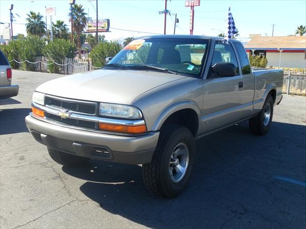 Chevrolet S10 Base Pickup
