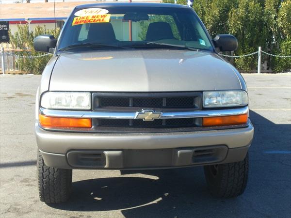 Chevrolet S10 2001 photo 1