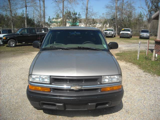 Chevrolet S10 2001 photo 2