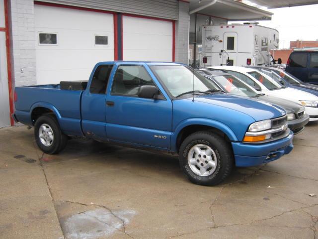 Chevrolet S10 Base Pickup
