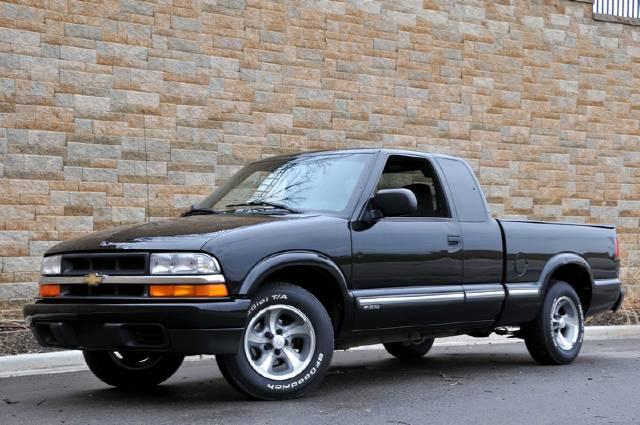 Chevrolet S10 2001 photo 2