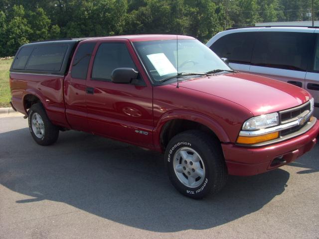 Chevrolet S10 Base Pickup