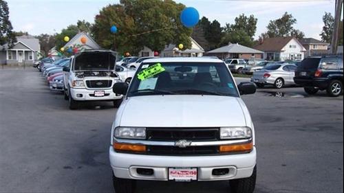 Chevrolet S10 2001 photo 1