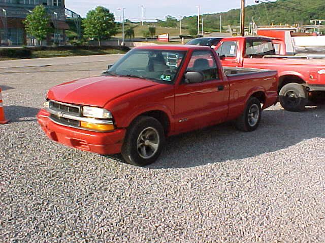 Chevrolet S10 2001 photo 2