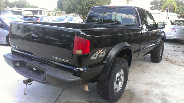 Chevrolet S10 2001 photo 2