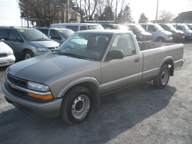 Chevrolet S10 2001 photo 2