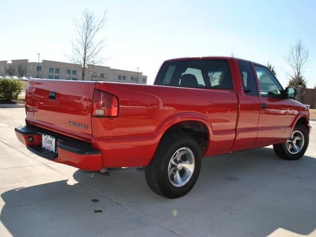 Chevrolet S10 2001 photo 3