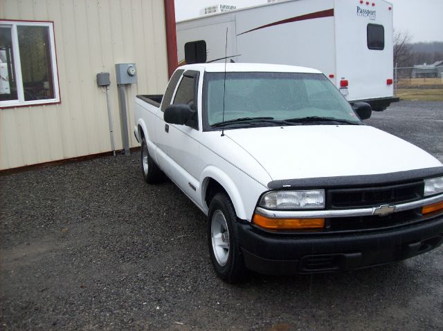 Chevrolet S10 2001 photo 2