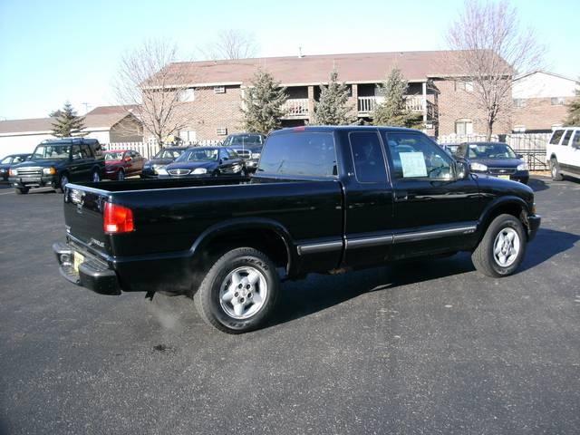 Chevrolet S10 2001 photo 1
