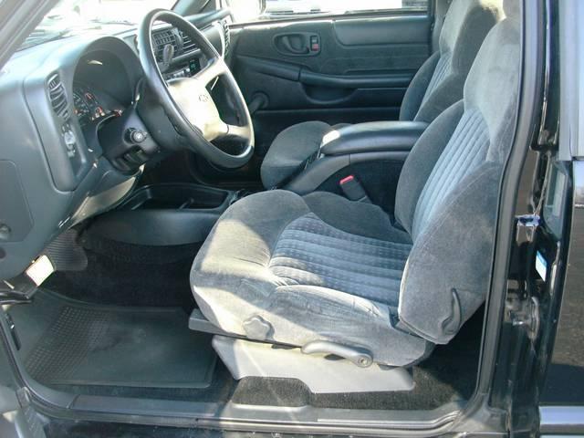 Chevrolet S10 2001 photo 2
