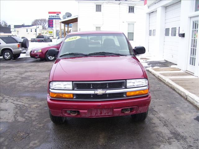 Chevrolet S10 2001 photo 2