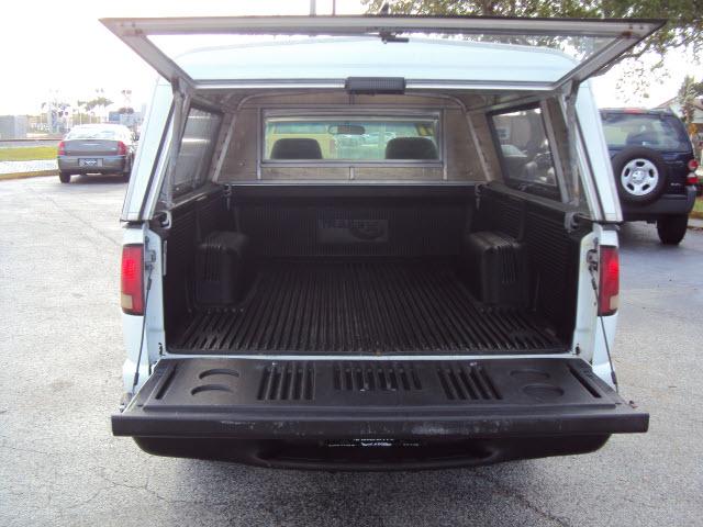 Chevrolet S10 2001 photo 3