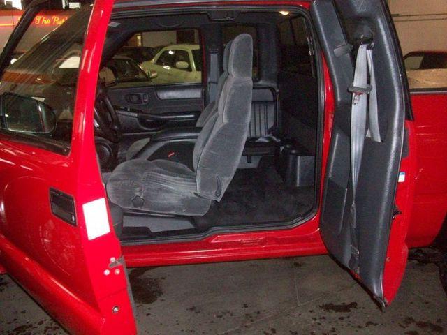 Chevrolet S10 2001 photo 1