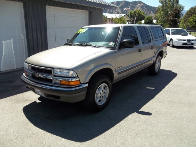 Chevrolet S10 2001 photo 2