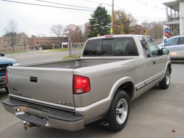 Chevrolet S10 2001 photo 2