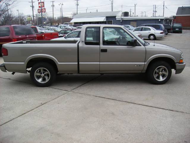 Chevrolet S10 2001 photo 2