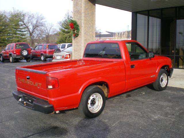 Chevrolet S10 2002 photo 1
