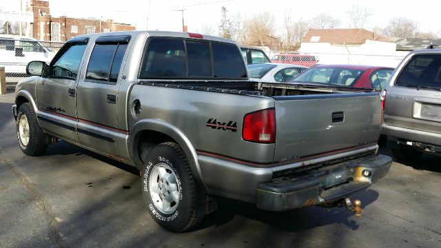 Chevrolet S10 2002 photo 2