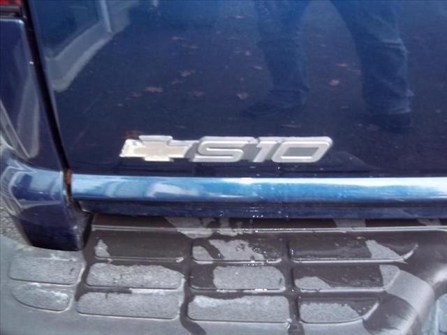Chevrolet S10 2002 photo 3