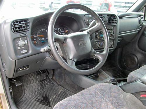 Chevrolet S10 2002 photo 2