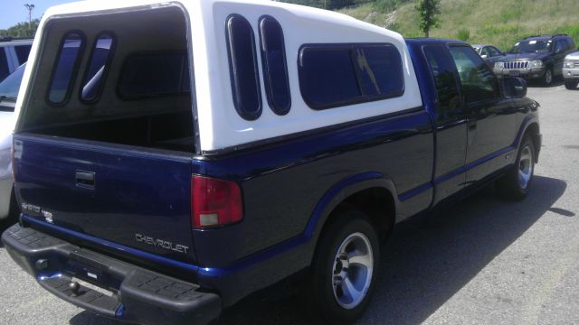 Chevrolet S10 2002 photo 2