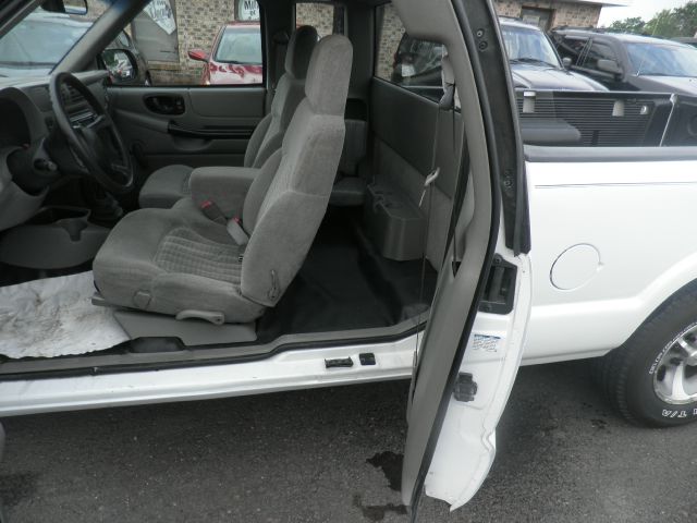Chevrolet S10 2002 photo 2