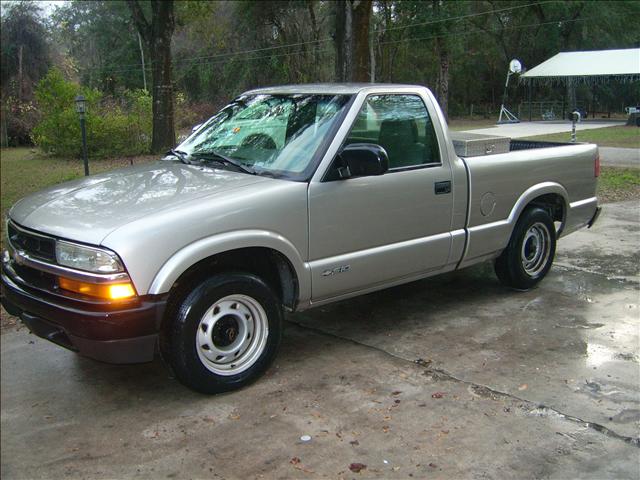 Chevrolet S10 2002 photo 2