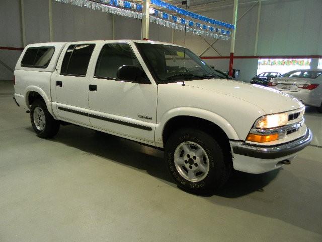 Chevrolet S10 2002 photo 2