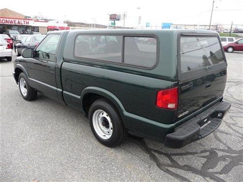 Chevrolet S10 2003 photo 2