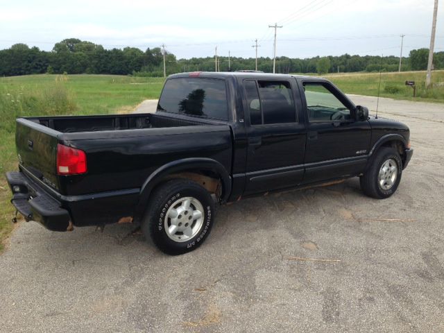 Chevrolet S10 C300 Luxury Sedan 4D Pickup Truck