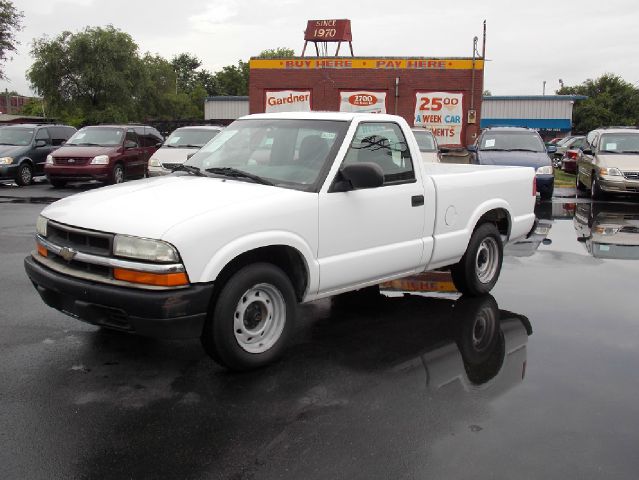 Chevrolet S10 2003 photo 2