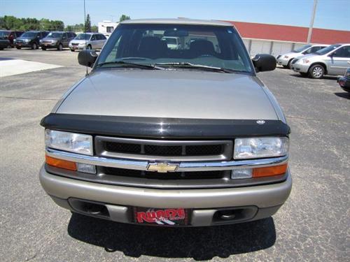 Chevrolet S10 2003 photo 2