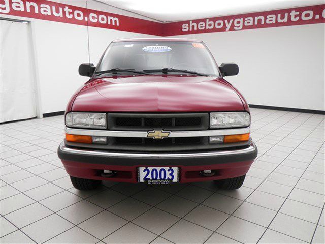 Chevrolet S10 2003 photo 1