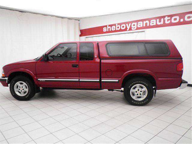 Chevrolet S10 2003 photo 2