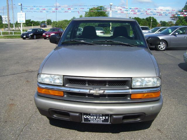 Chevrolet S10 2003 photo 2