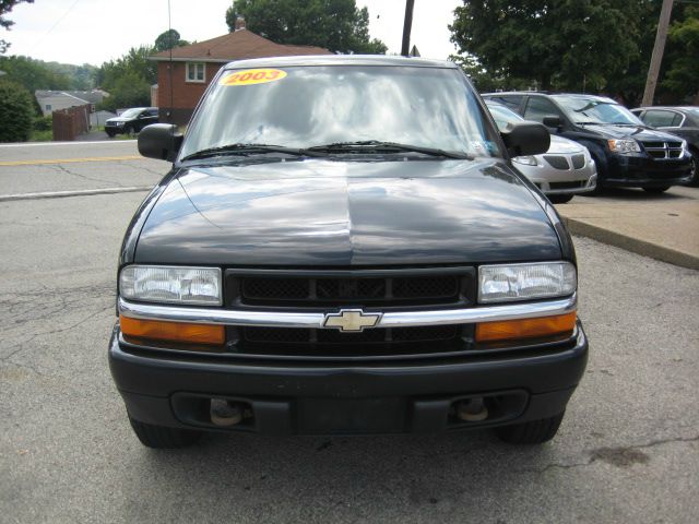 Chevrolet S10 2003 photo 2