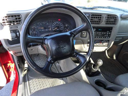 Chevrolet S10 2003 photo 2