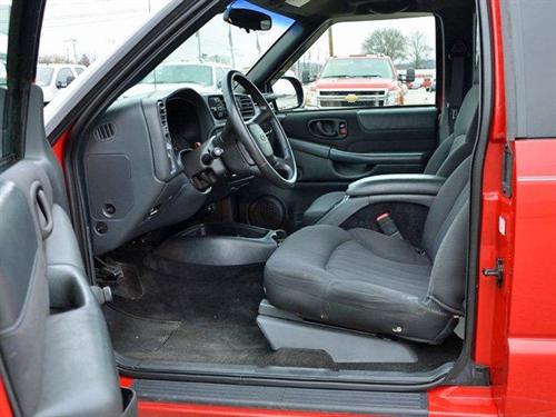 Chevrolet S10 2003 photo 2