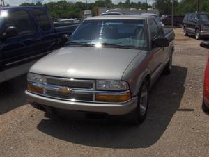 Chevrolet S10 4dr Sdn Auto GLS w/XM Pickup