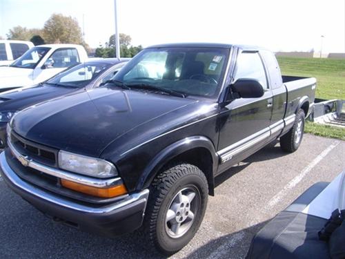 Chevrolet S10 2003 photo 2