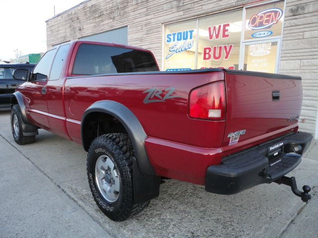 Chevrolet S10 2003 photo 2