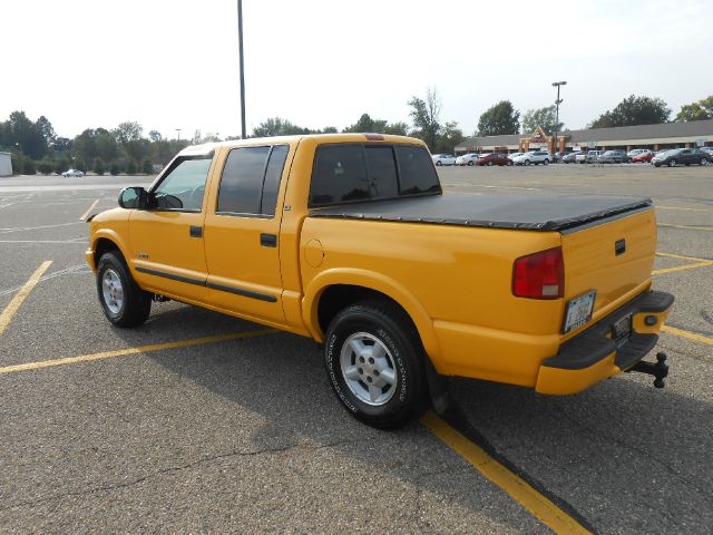 Chevrolet S10 2003 photo 2