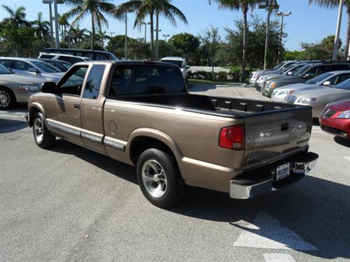 Chevrolet S10 2003 photo 1