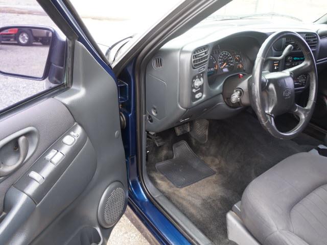 Chevrolet S10 2003 photo 2