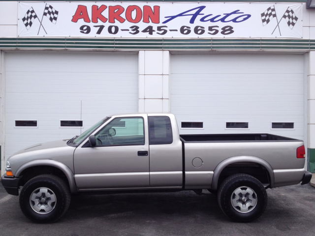 Chevrolet S10 137 WB 6.8L XLT Pickup Truck