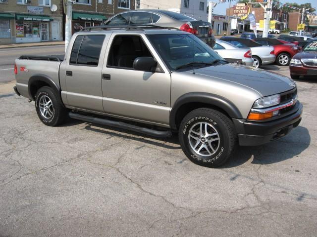 Chevrolet S10 2003 photo 2
