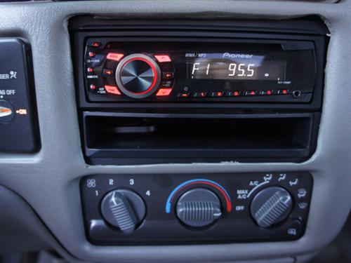 Chevrolet S10 2003 photo 2