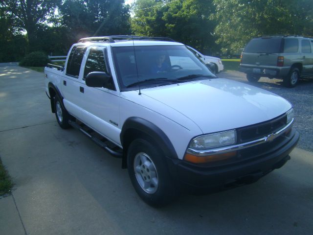 Chevrolet S10 C300 Luxury Sedan 4D Pickup Truck