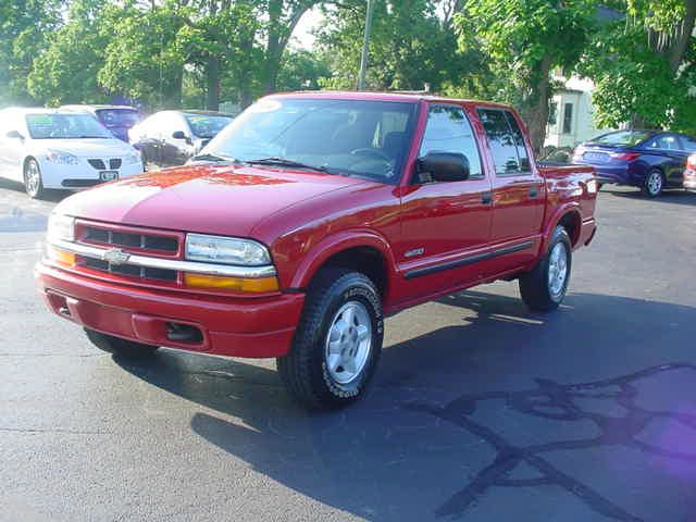 Chevrolet S10 2004 photo 1